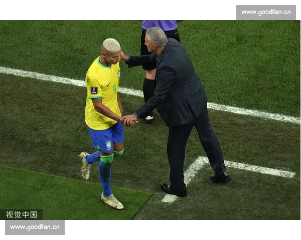 维尼修斯首秀灾难级表现!1.7 亿水货引众怒,球迷:对面边锋值 10 亿 + 维尼修斯首秀灾难级表现!1.7 亿水货引众怒,球迷:对面边锋值 10 亿 +